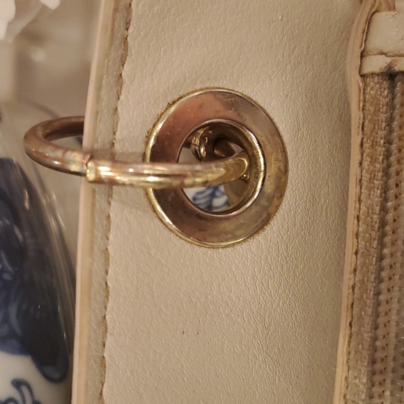 Danielle Nicole Shoulder Bag - Picture 3 of 6